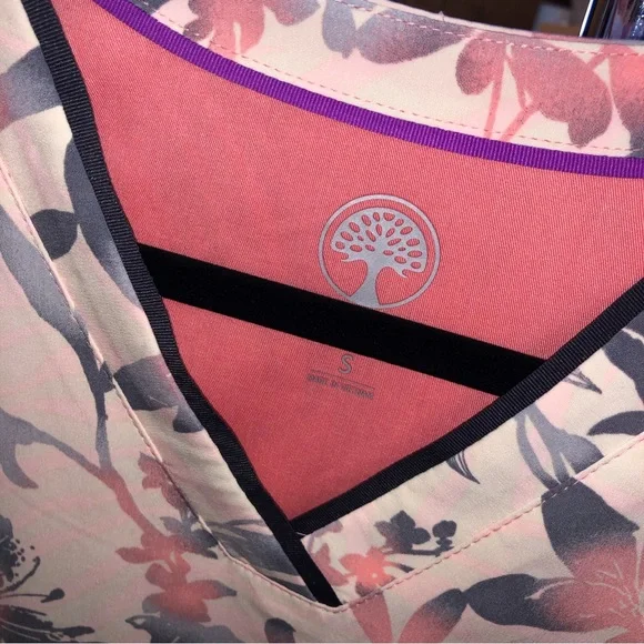 Healing Hands Purple Label Grosgrain ribbon V-neck Tropical Pattern Scrub Top - Picture 8 of 8